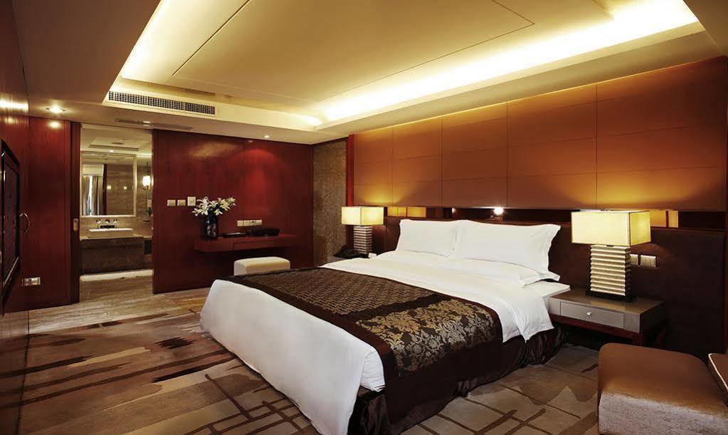 Empark Grand Hotel Tsjoengking Buitenkant foto