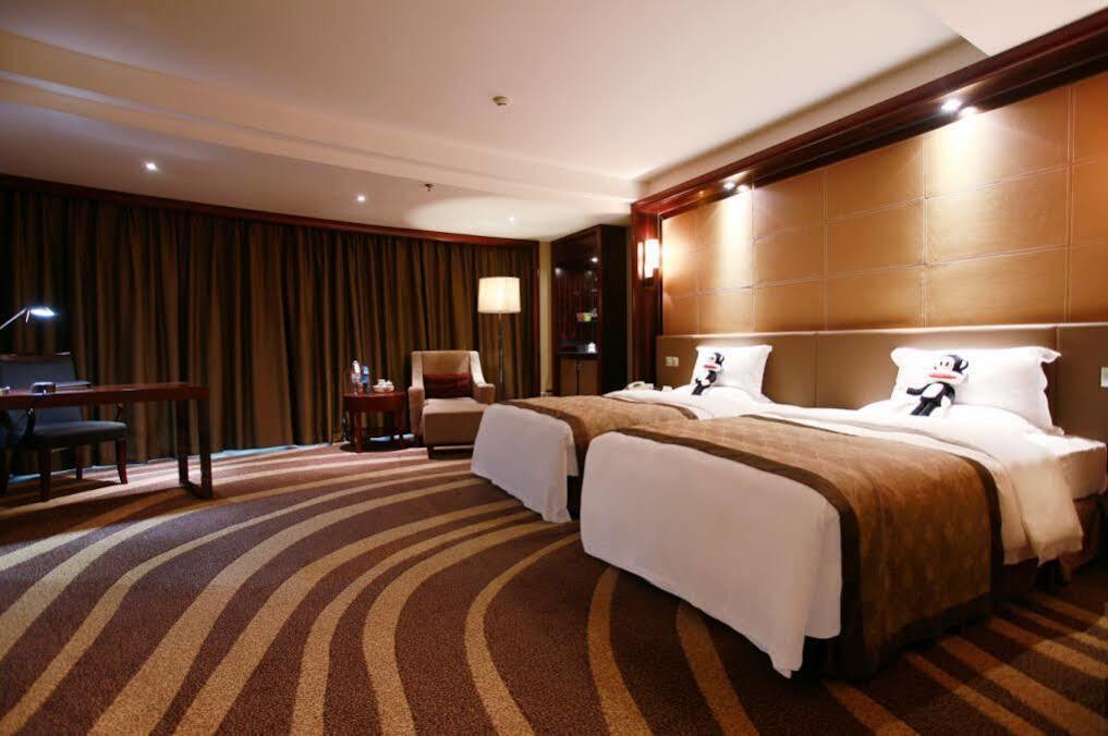 Empark Grand Hotel Tsjoengking Buitenkant foto
