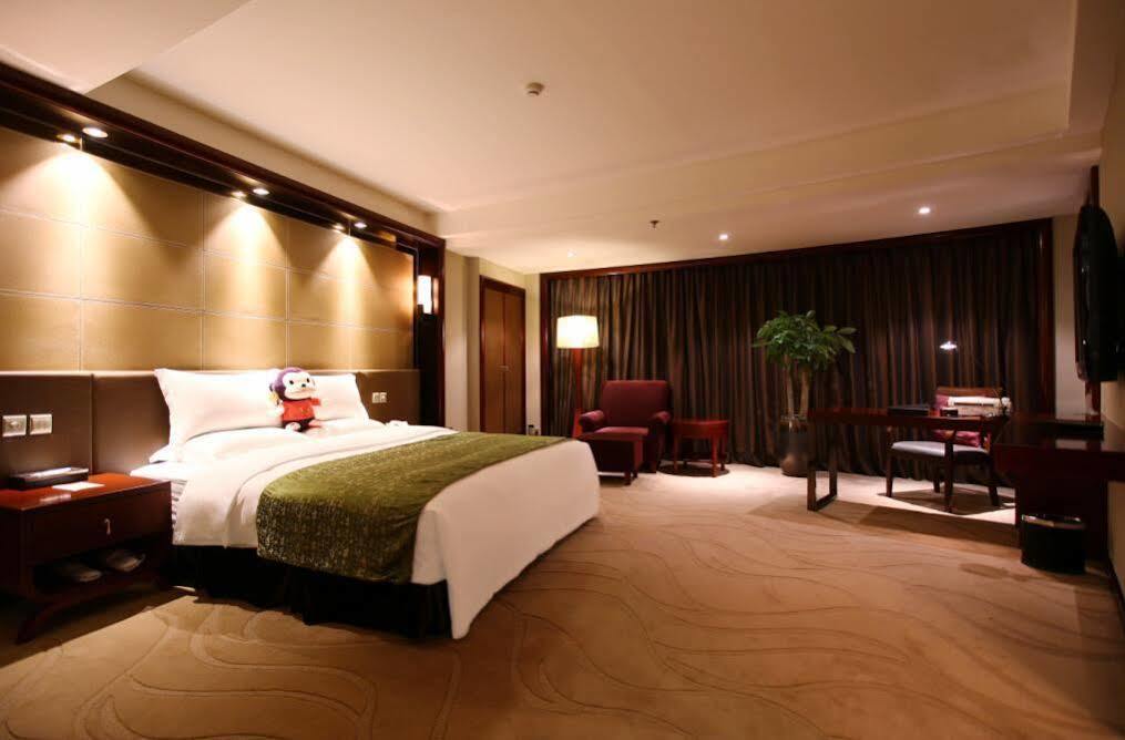Empark Grand Hotel Tsjoengking Buitenkant foto